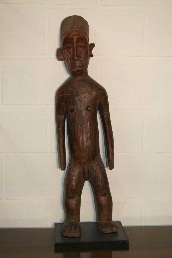 MANGBETU(statue), d`afrique : R.D. du CONGO, statuette MANGBETU(statue), masque ancien africain MANGBETU(statue), art du R.D. du CONGO - Art Africain, collection privées Belgique. Statue africaine de la tribu des MANGBETU(statue), provenant du R.D. du CONGO,  1624:  Très ancienne statue Mangbetu avec la tête allongée accentuée par sa coiffure et ses scarifications.1ère moitié du 20eme sc.. art,culture,masque,statue,statuette,pot,ivoire,exposition,expo,masque original,masques,statues,statuettes,pots,expositions,expo,masques originaux,collectionneur d`art,art africain,culture africaine,masque africain,statue africaine,statuette africaine,pot africain,ivoire africain,exposition africain,expo africain,masque origina africainl,masques africains,statues africaines,statuettes africaines,pots africains,expositions africaines,expo africaines,masques originaux  africains,collectionneur d`art africain